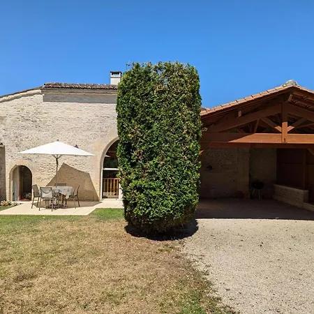 Landhaus Familial Avec Piscine Chauffee, Jardin Prive Et Equipements Bebe En Pleine Propriete Viticole. Saint-Cybardeaux