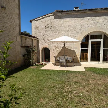 Familial Avec Piscine Chauffee, Jardin Prive Et Equipements Bebe En Pleine Propriete Viticole. - Fr-1-653-18 * Saint-Cybardeaux