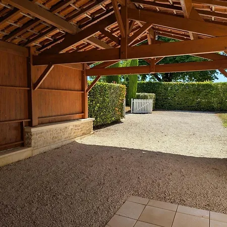 Familial Avec Piscine Chauffee, Jardin Prive Et Equipements Bebe En Pleine Propriete Viticole. * Saint-Cybardeaux