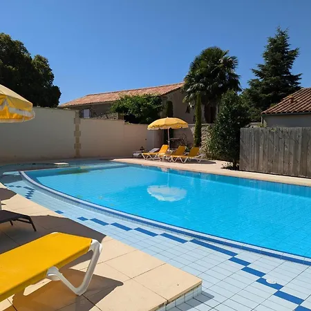 Familial Avec Piscine Chauffee, Jardin Prive Et Equipements Bebe En Pleine Propriete Viticole. Landhaus *