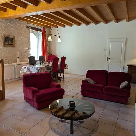Familial Avec Piscine Chauffee, Jardin Prive Et Equipements Bebe En Pleine Propriete Viticole. Landhaus