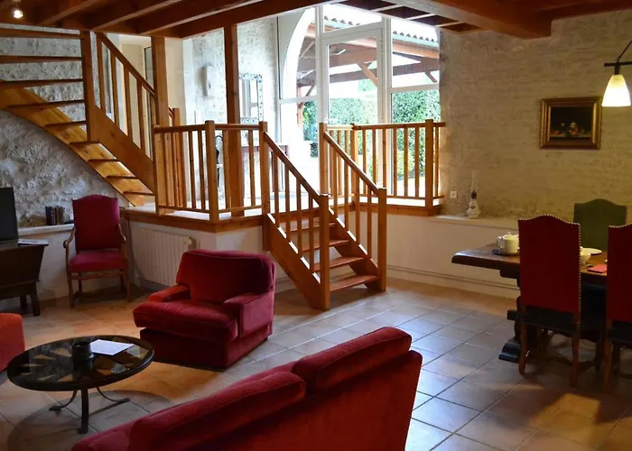 Familial Avec Piscine Chauffée, Jardin Privé Et équipements Bébé En Pleine Propriété Viticole. - Fr-1-653-18 Сasa de vacaciones Saint-Cybardeaux