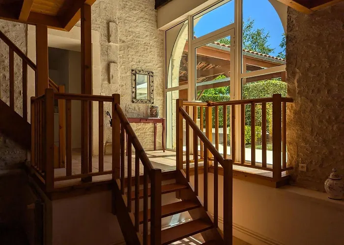 Familial Avec Piscine Chauffée, Jardin Privé Et équipements Bébé En Pleine Propriété Viticole. - Fr-1-653-18 * Saint-Cybardeaux