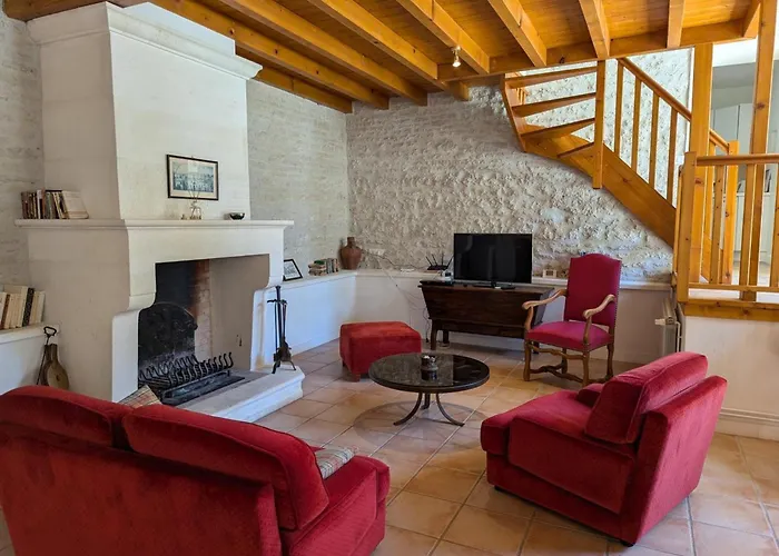 Familial Avec Piscine Chauffée, Jardin Privé Et équipements Bébé En Pleine Propriété Viticole. - Fr-1-653-18 Сasa de vacaciones Saint-Cybardeaux