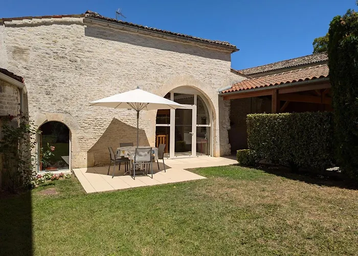 Familial Avec Piscine Chauffée, Jardin Privé Et équipements Bébé En Pleine Propriété Viticole. - Fr-1-653-18 *