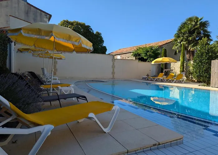 Familial Avec Piscine Chauffée, Jardin Privé Et équipements Bébé En Pleine Propriété Viticole. - Fr-1-653-18 *